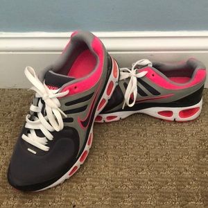 New Nike air trail winds pink/gray